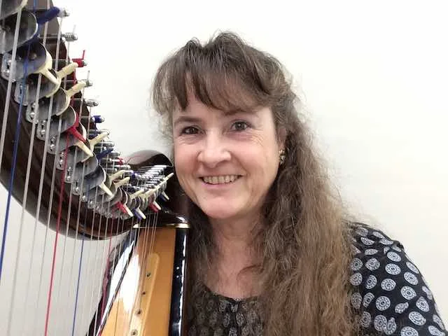 Tanya Tienpont, harplerares voor online harp leren spelen